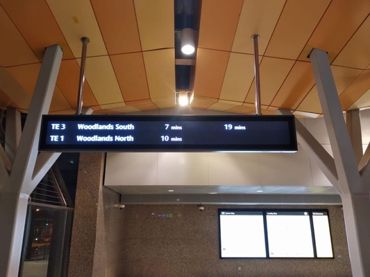 P6 P8空港飛行表示板のショッピング モールの広告スクリーン