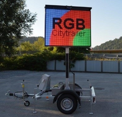 トラックヴァントレーラー VMS 道は移動式LEDの交通伝言板を交通標識