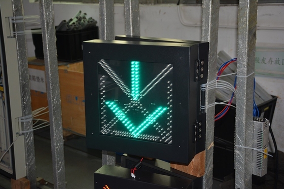 16mm LEDの車線制御印の駐車場の通行料の場所の出口信号